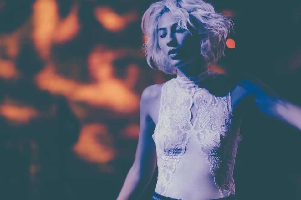 Tei Shi – “Basically” (Official Music Video)